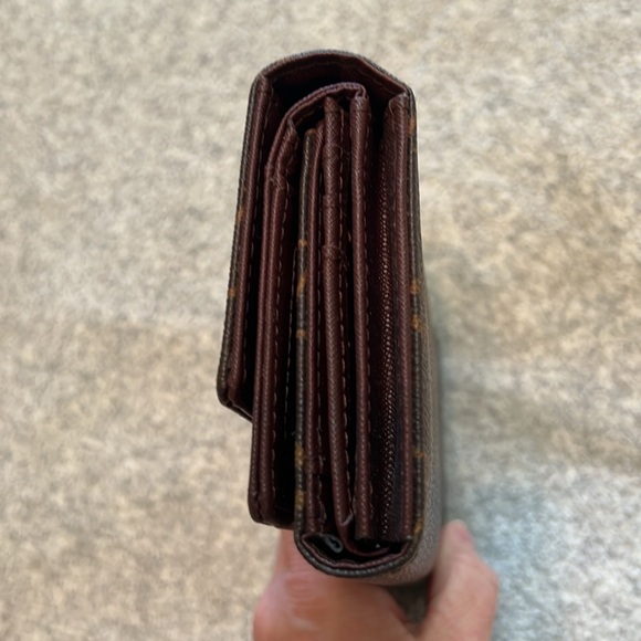 EUC LV Inspired Wallet - Picture 12 of 16